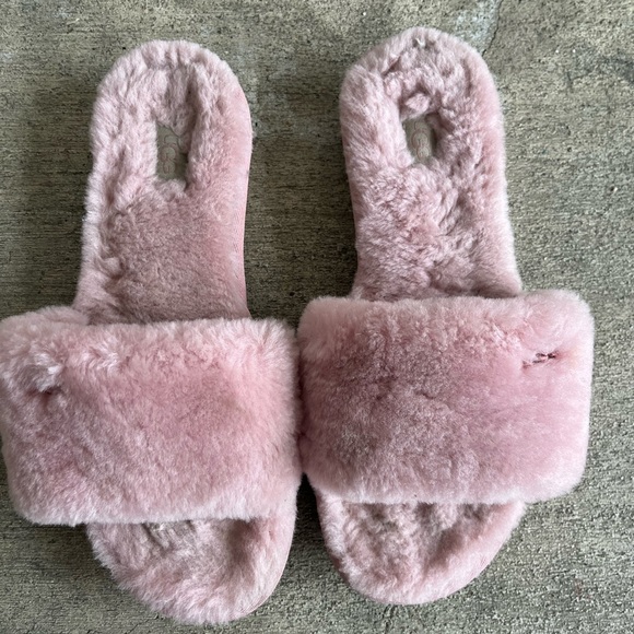 Pink Ugg slides - Picture 1 of 6